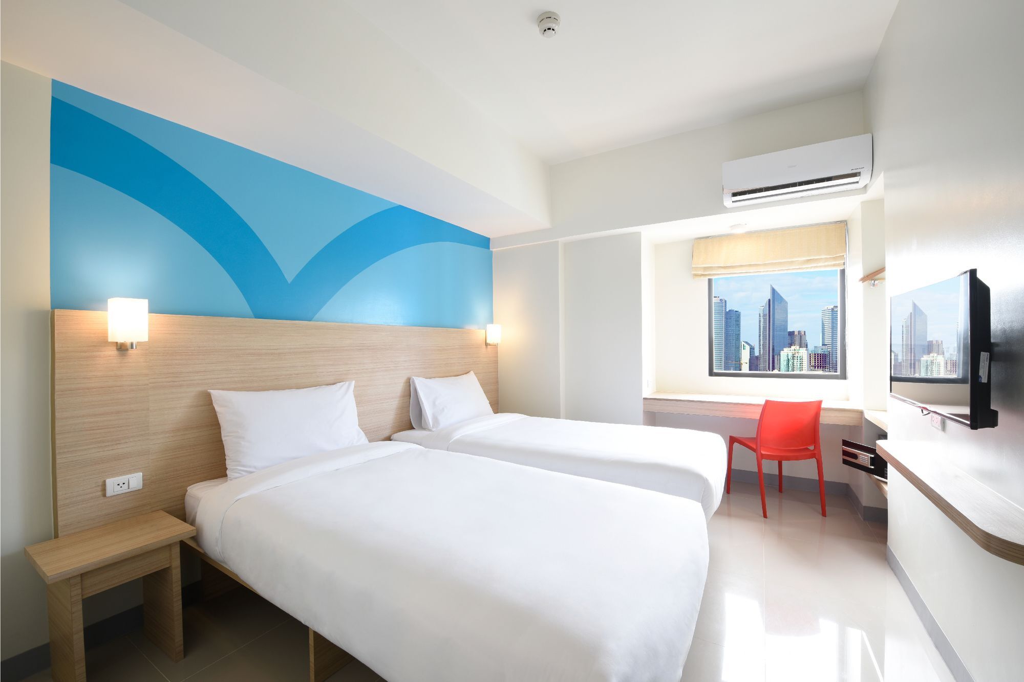 Hop Aseana Manila Hotel 3*